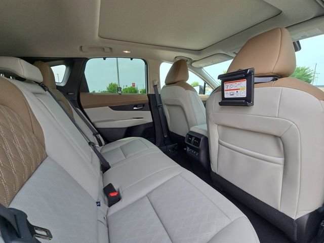 New 2026 Everest White Pearl TriCoat Nissan Platinum image 27