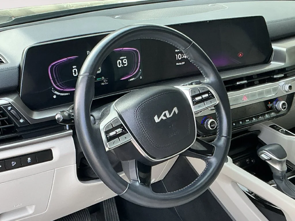 Used 2024 Gray Kia S image 19