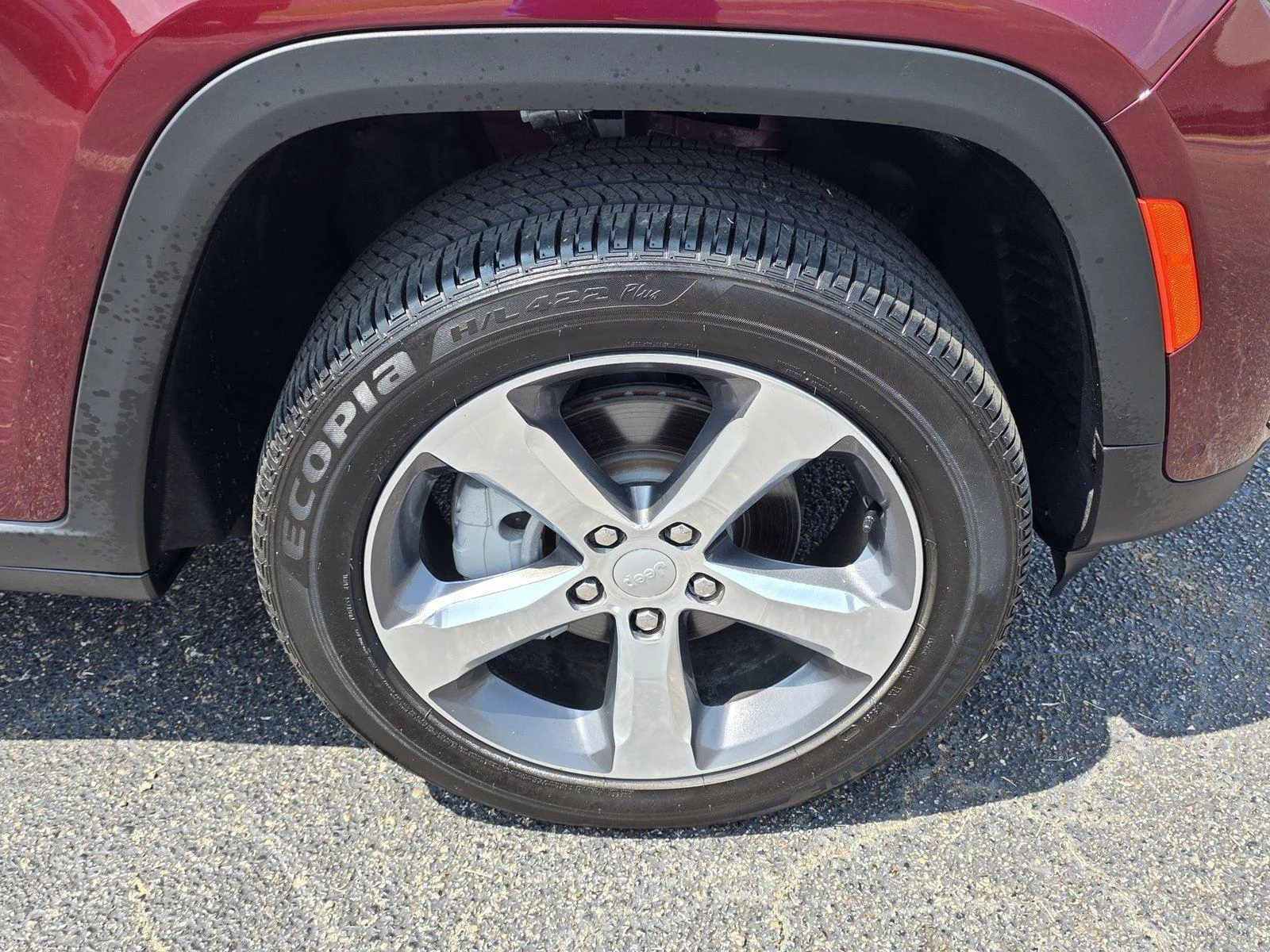 Used 2025 Velvet Red Pearlcoat Jeep Limited image 35