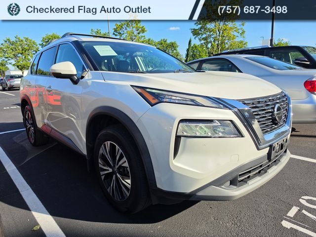 Used 2021 Pearl White Nissan SV image 3