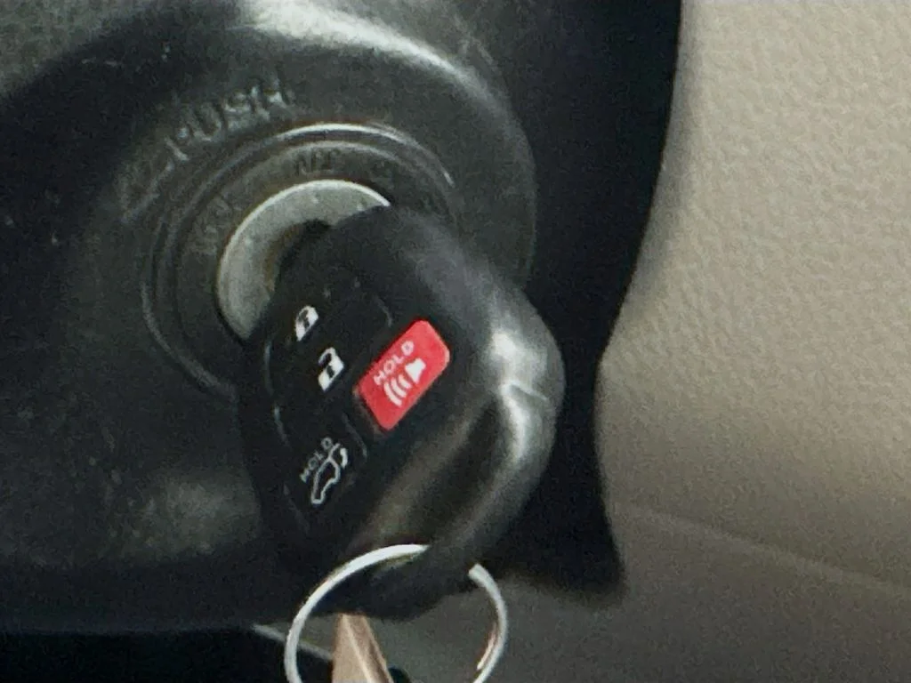 Used 2014 Black Toyota LE Plus V6 image 19