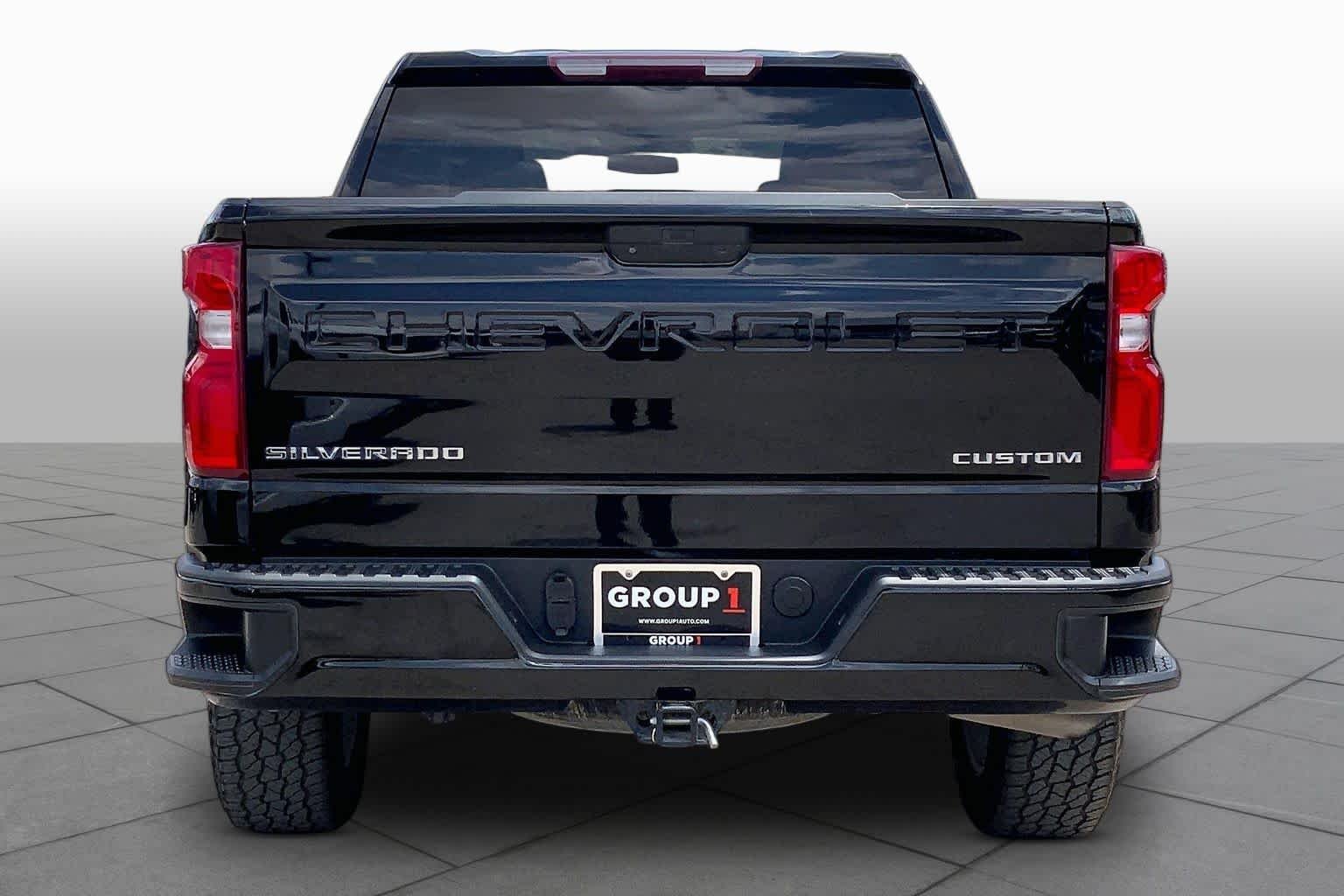 Used 2021 Black Chevrolet Custom image 5