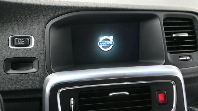 Used 2017 Silver Volvo T5 image 19