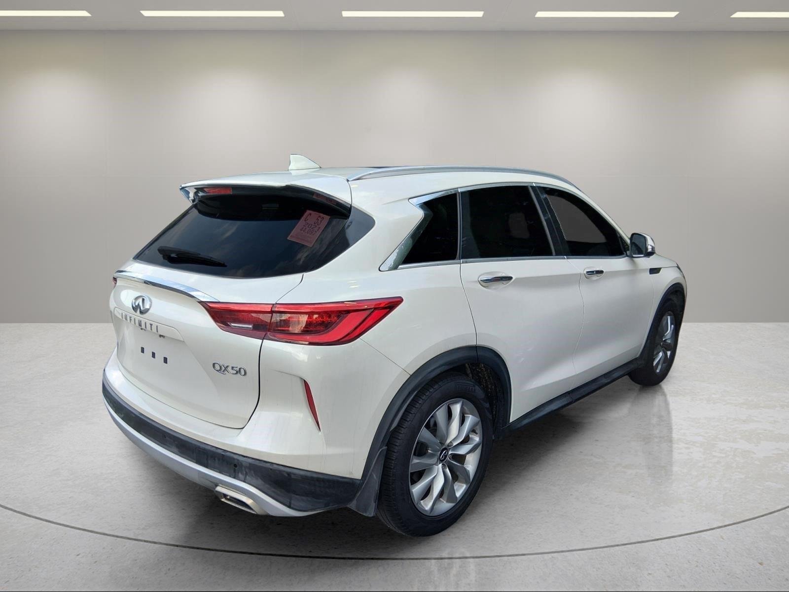 Used 2021 Majestic White INFINITI ESSENTIAL image 17