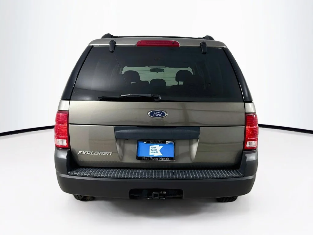 Used 2004 Pueblo Gold Clearcoat Metallic Ford XLS image 6