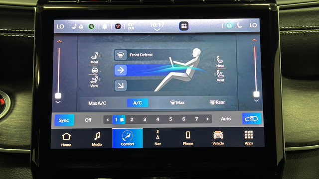Used 2024 Diamond Black Crystal Pearlcoat Jeep Limited image 18