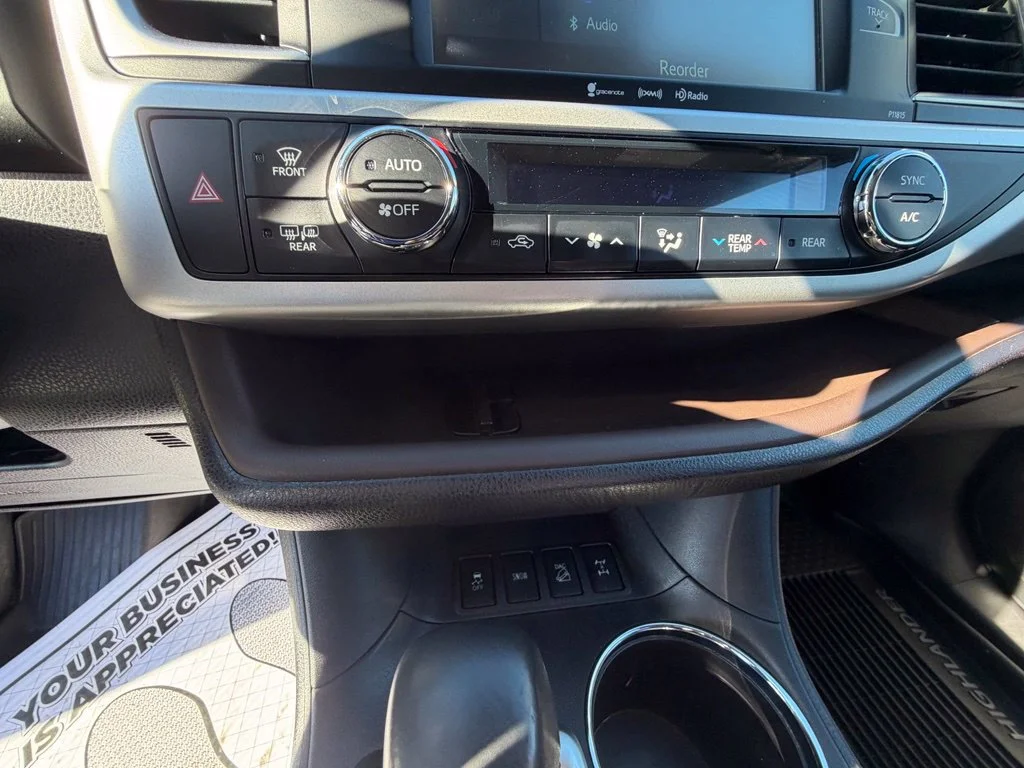 Used 2019 Blue Toyota LE Plus image 23