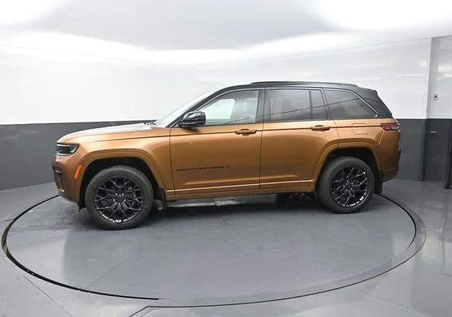 New 2026 Copper Shino Metallic Clear-Coat Exterior Paint Jeep Summit image 6