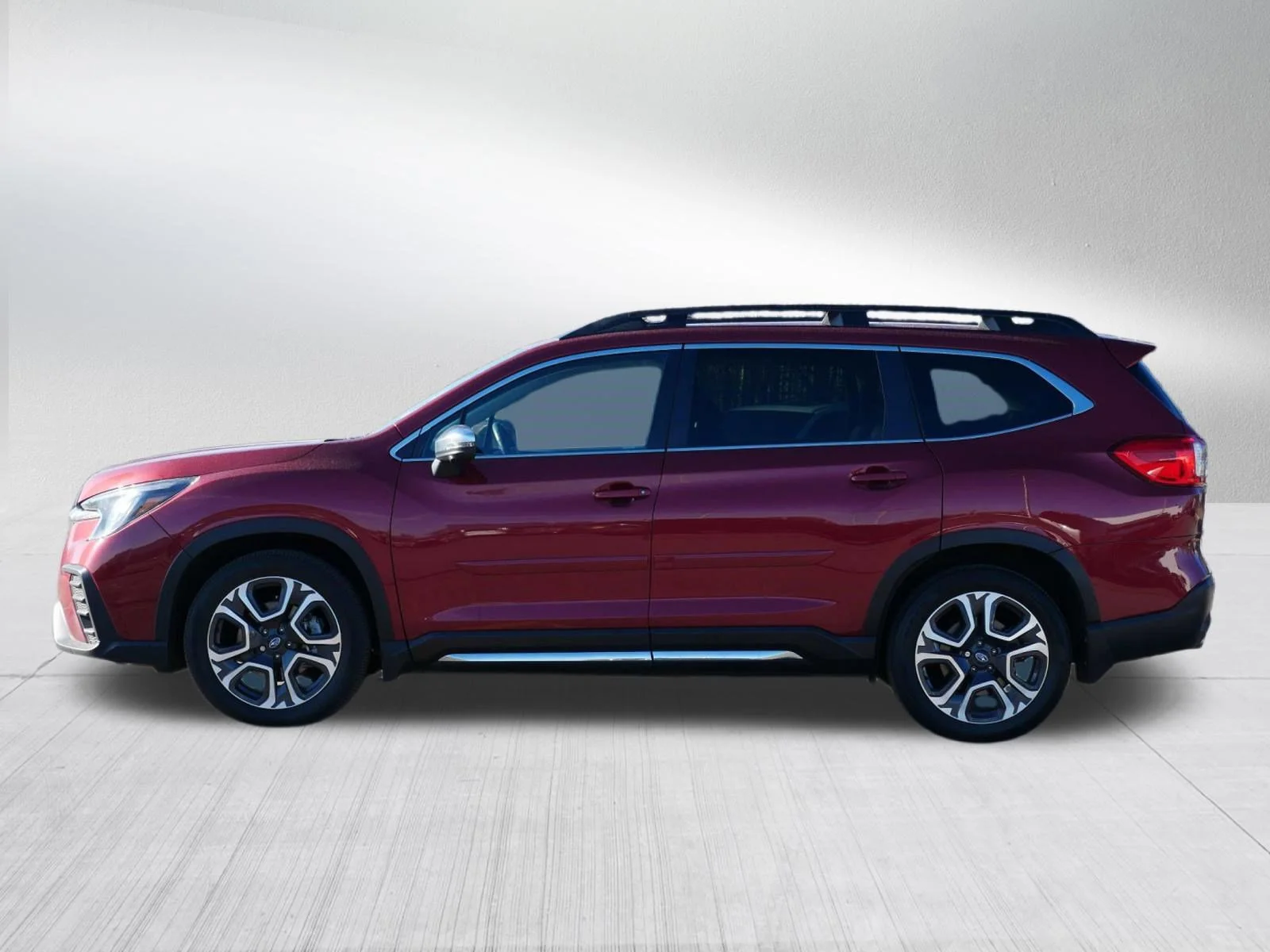 Used 2023 Crimson Red Pearl Subaru Limited image 4