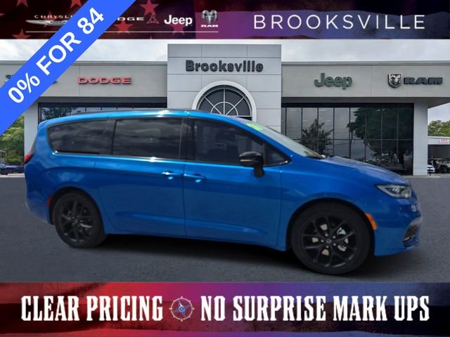 2026 Chrysler Pacifica Limited's photo