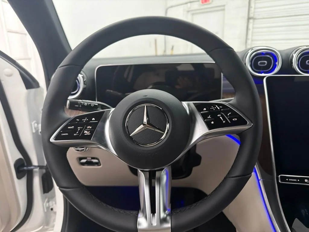 New 2027 White Mercedes-Benz GLC 300 image 15