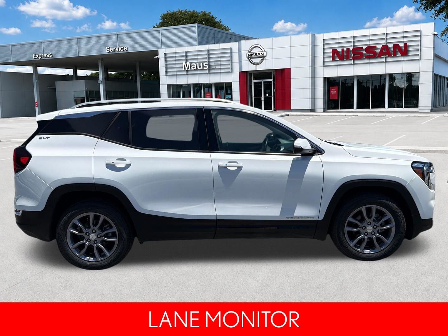 Used 2024 White GMC SLT image 11