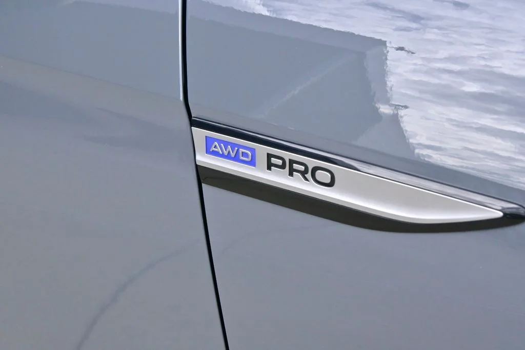 2025 Volkswagen ID.4 PRO - Photo 3