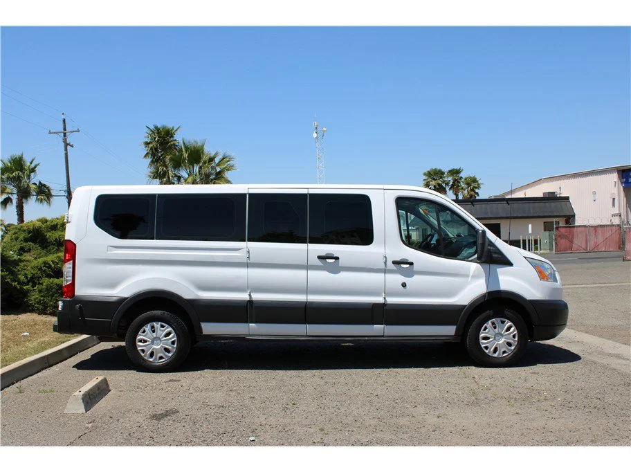 2015 Ford Transit XLT - Photo 4