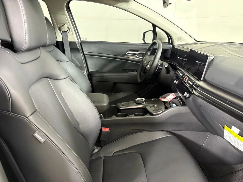 New 2027 White Kia EX image 14