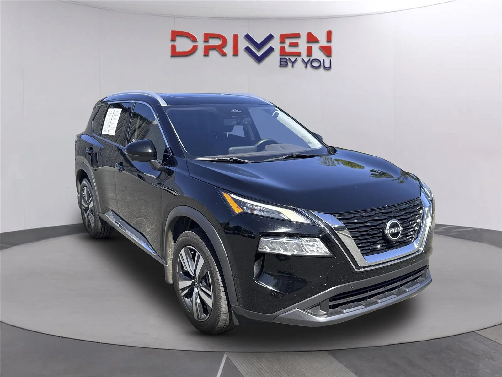Used 2023 Super Black Nissan SL image 2