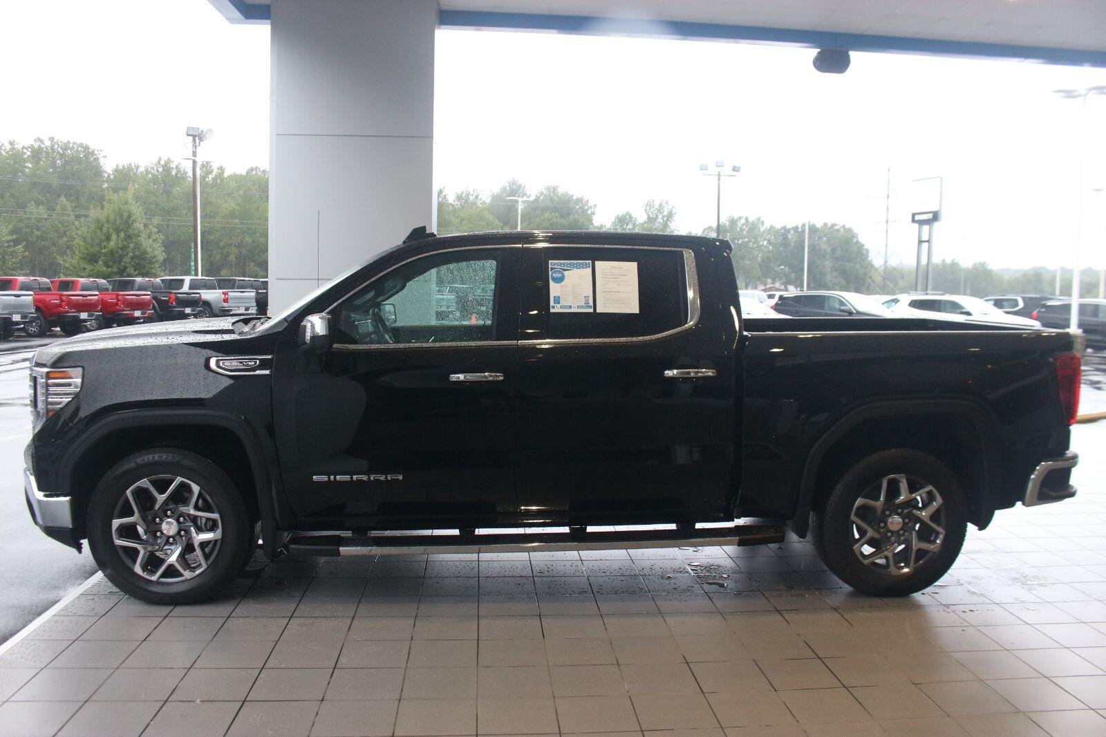 Used 2026 Onyx Black GMC SLT image 3