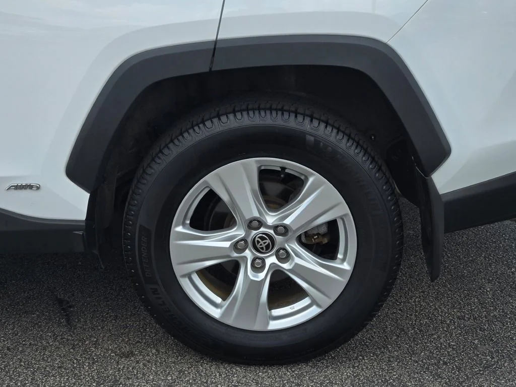 Used 2021 White Toyota XLE image 17