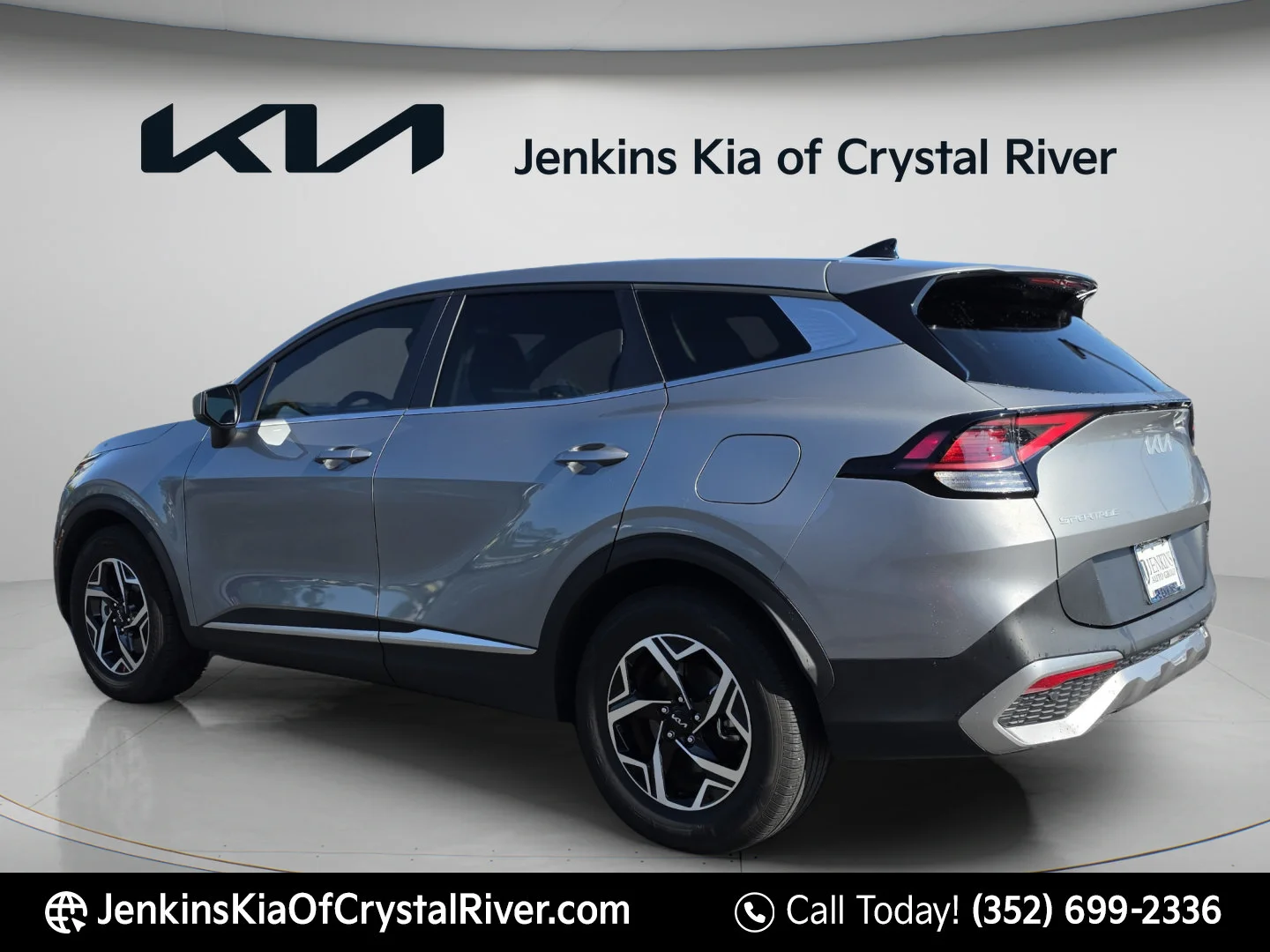 Used 2025 Steel Gray Kia LX image 8