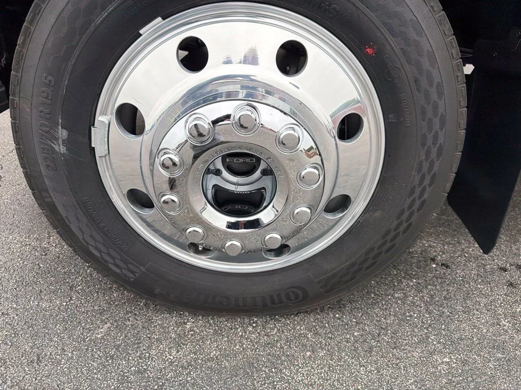 New 2027 Neptune Blue Ford F-450® Platinum image 9
