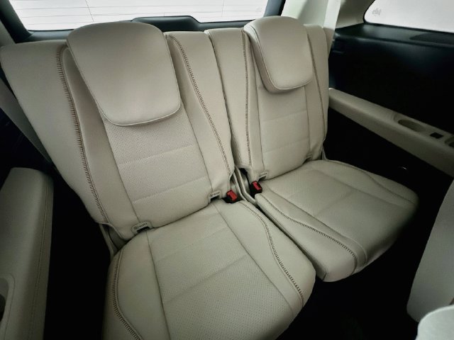New 2027 Polar White Mercedes-Benz GLS 450 image 27