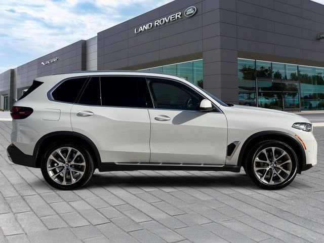 Used 2026 White BMW sDrive40i image 6