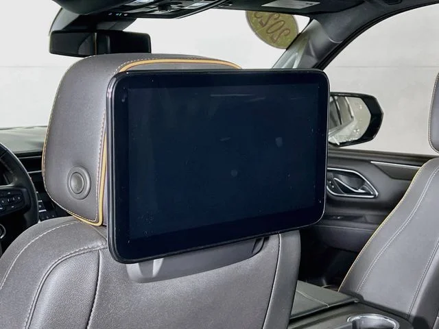 Used 2023 Silver GMC AT4 image 28