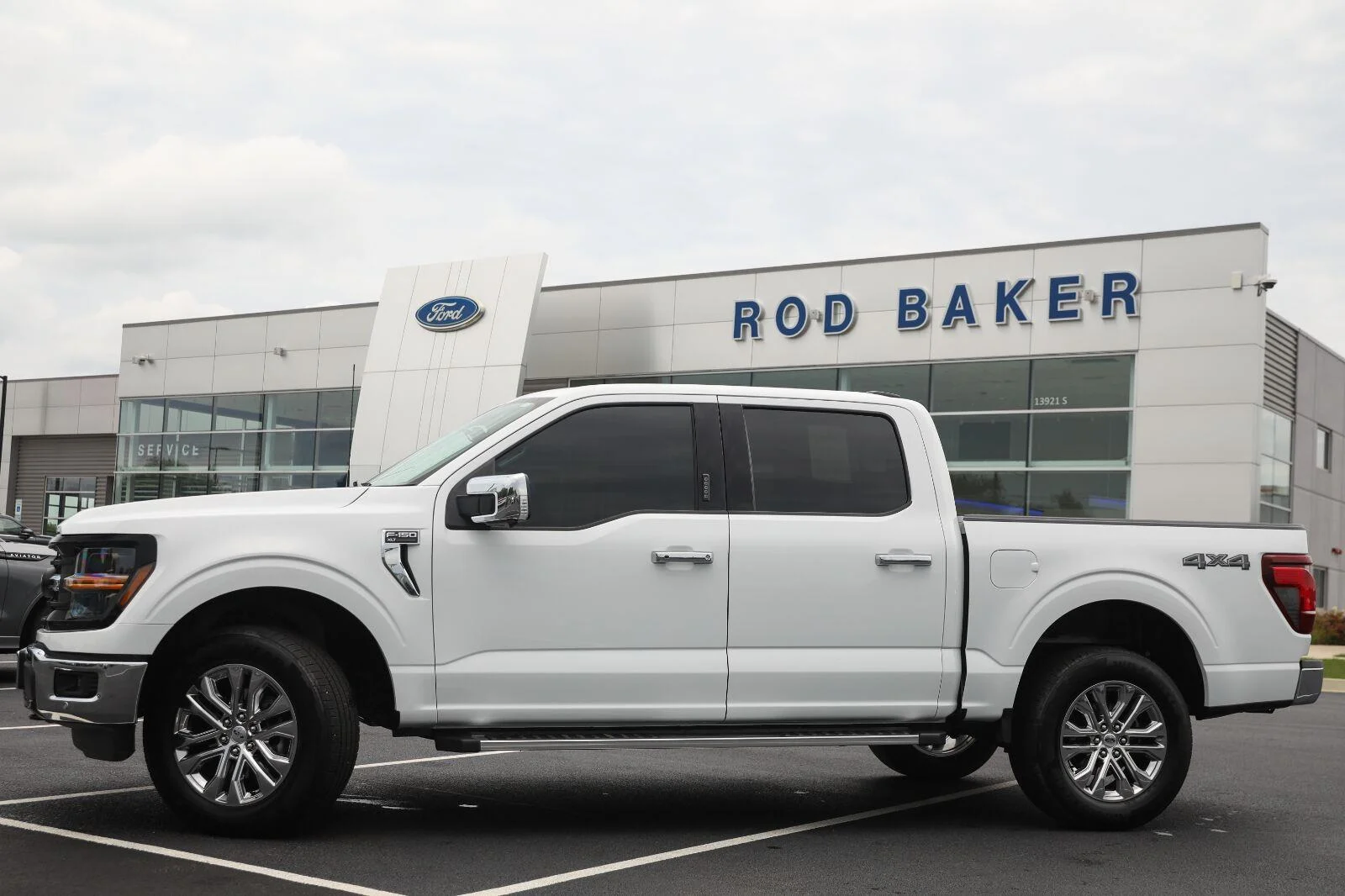 Certified Used 2024 Oxford White Ford XLT image 7
