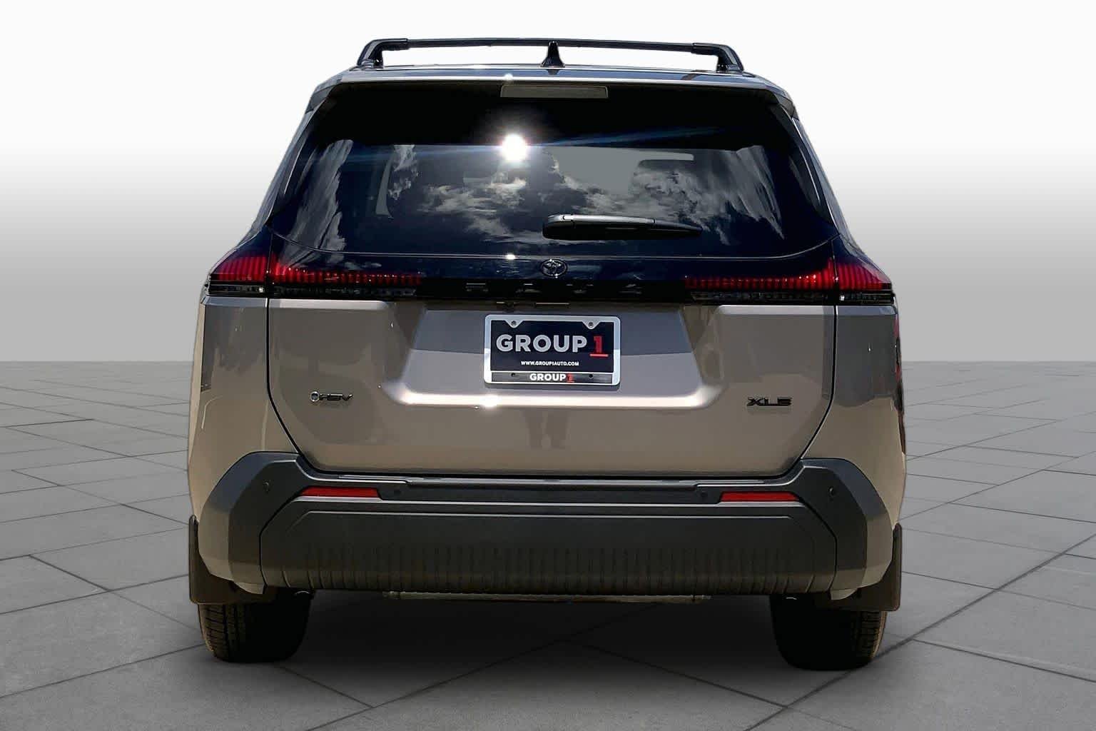 Used 2026 Meteor Shower Toyota XLE Premium image 5