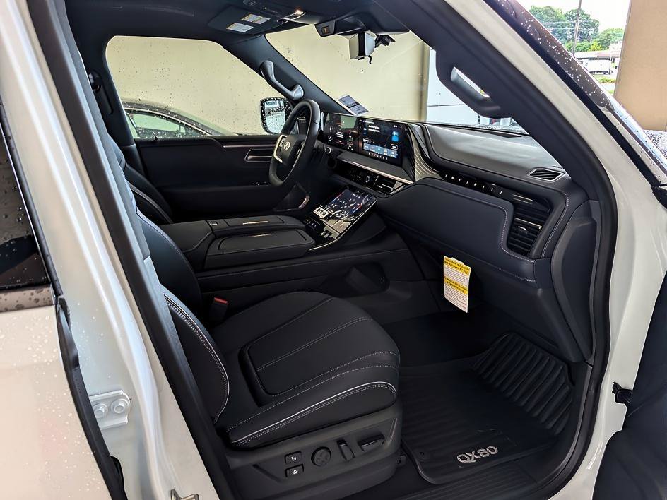 New 2027 Radiant White INFINITI SPORT image 21
