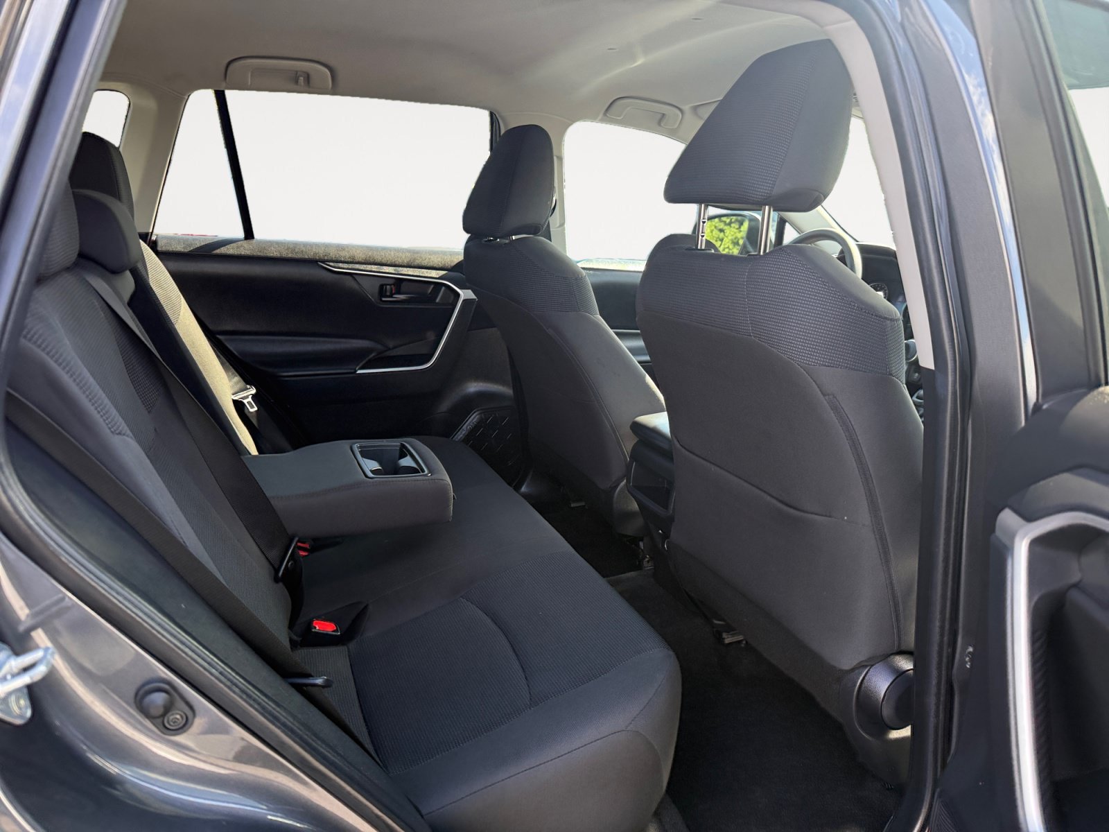 Used 2020 Magnetic Gray Metallic Toyota LE image 18