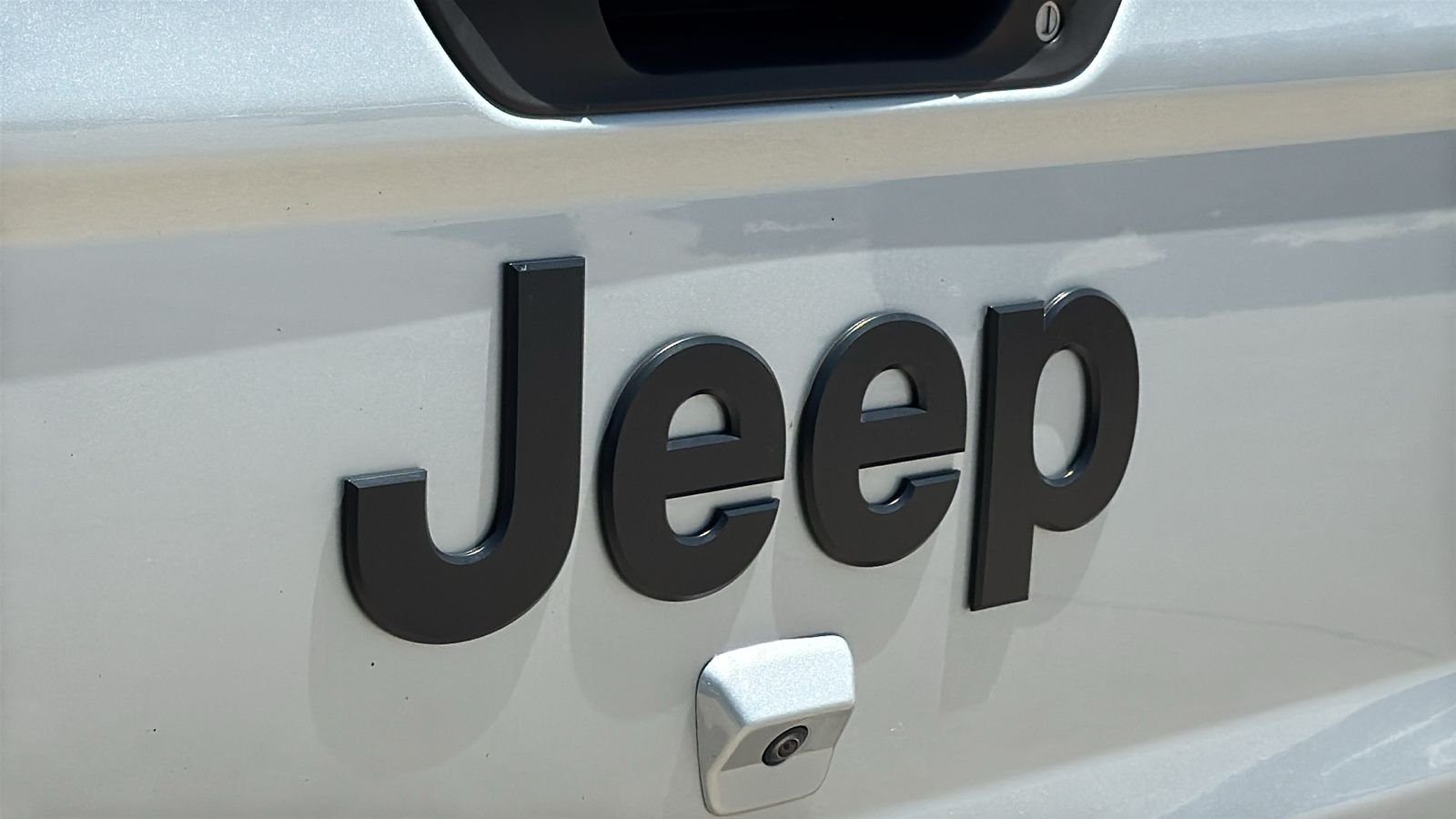 Certified Used 2022 Silver Jeep Sport image 13
