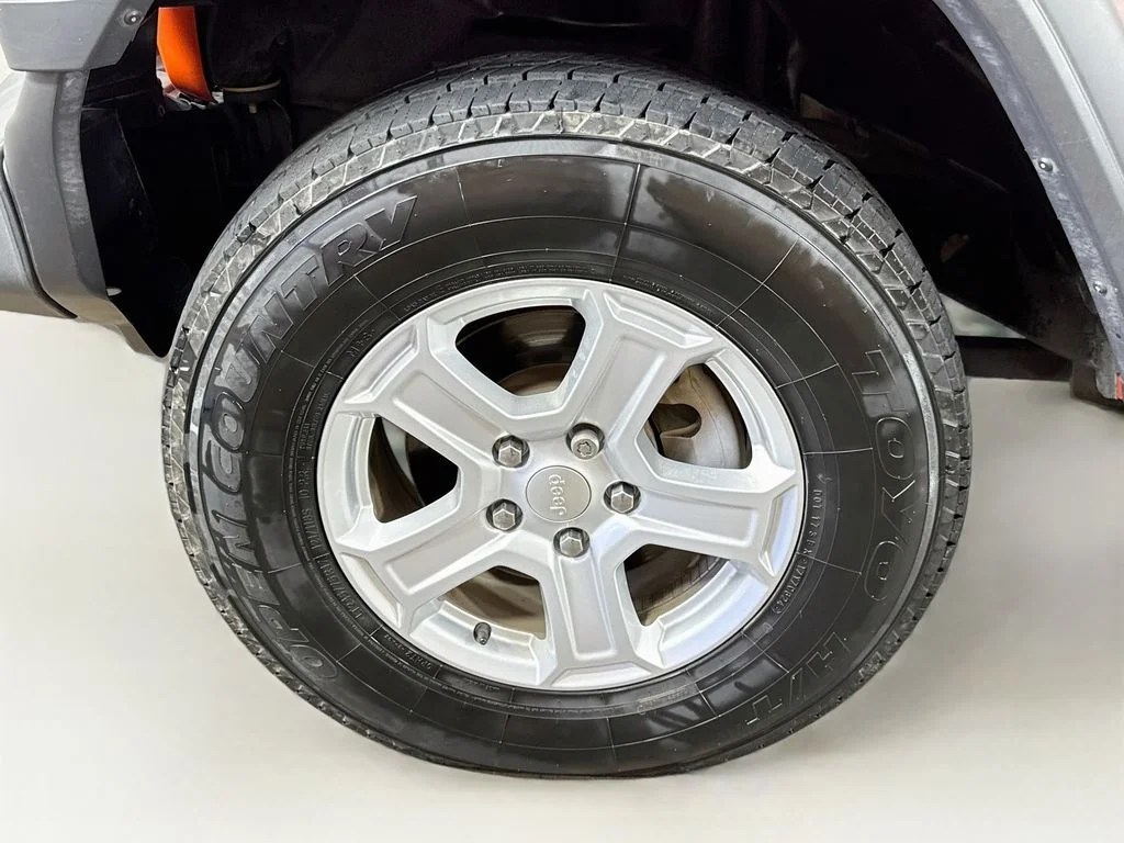 Used 2018 Orange Jeep Unlimited Sport S image 38