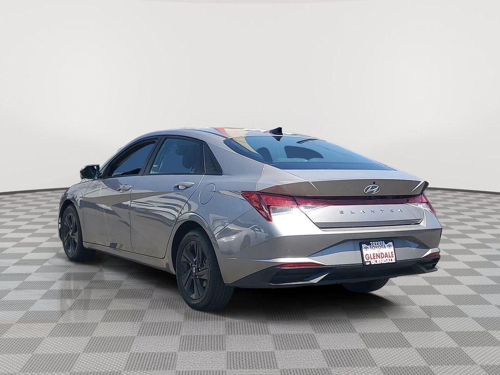 Used 2021 Fluid Metal Hyundai SEL image 3