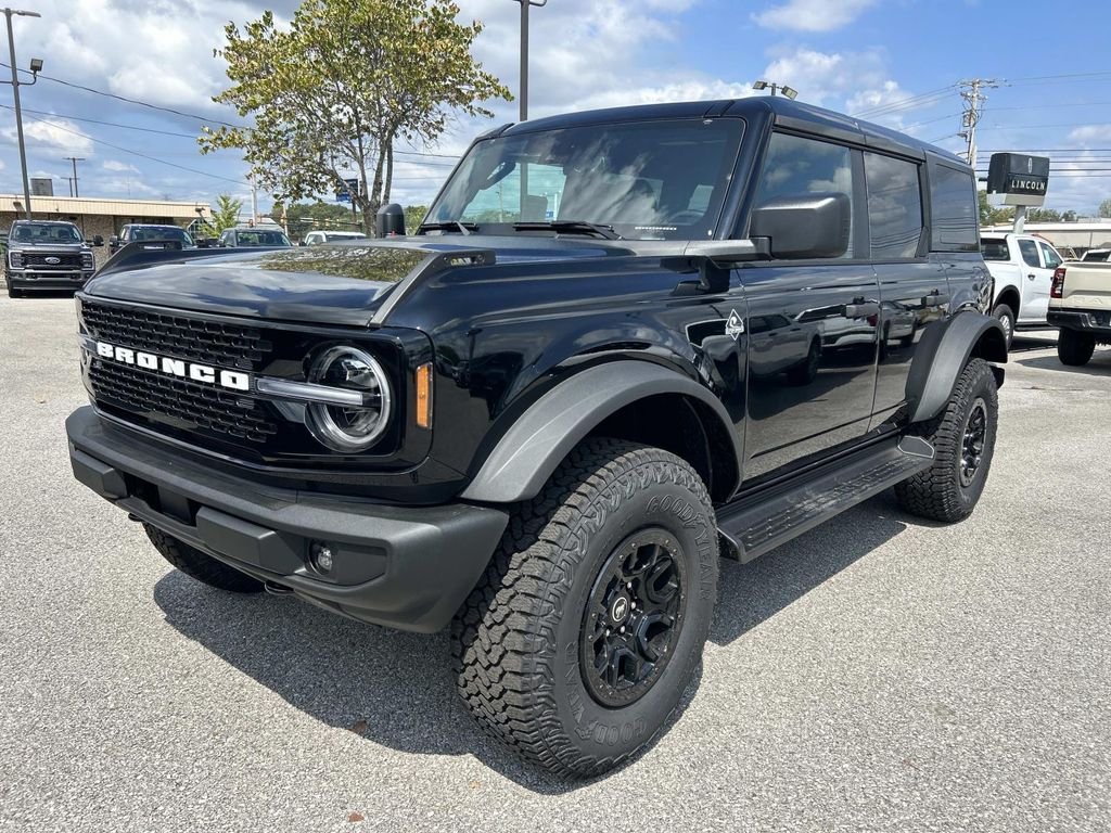 New 2026 Shadow Black Ford Outer Banks® image 8