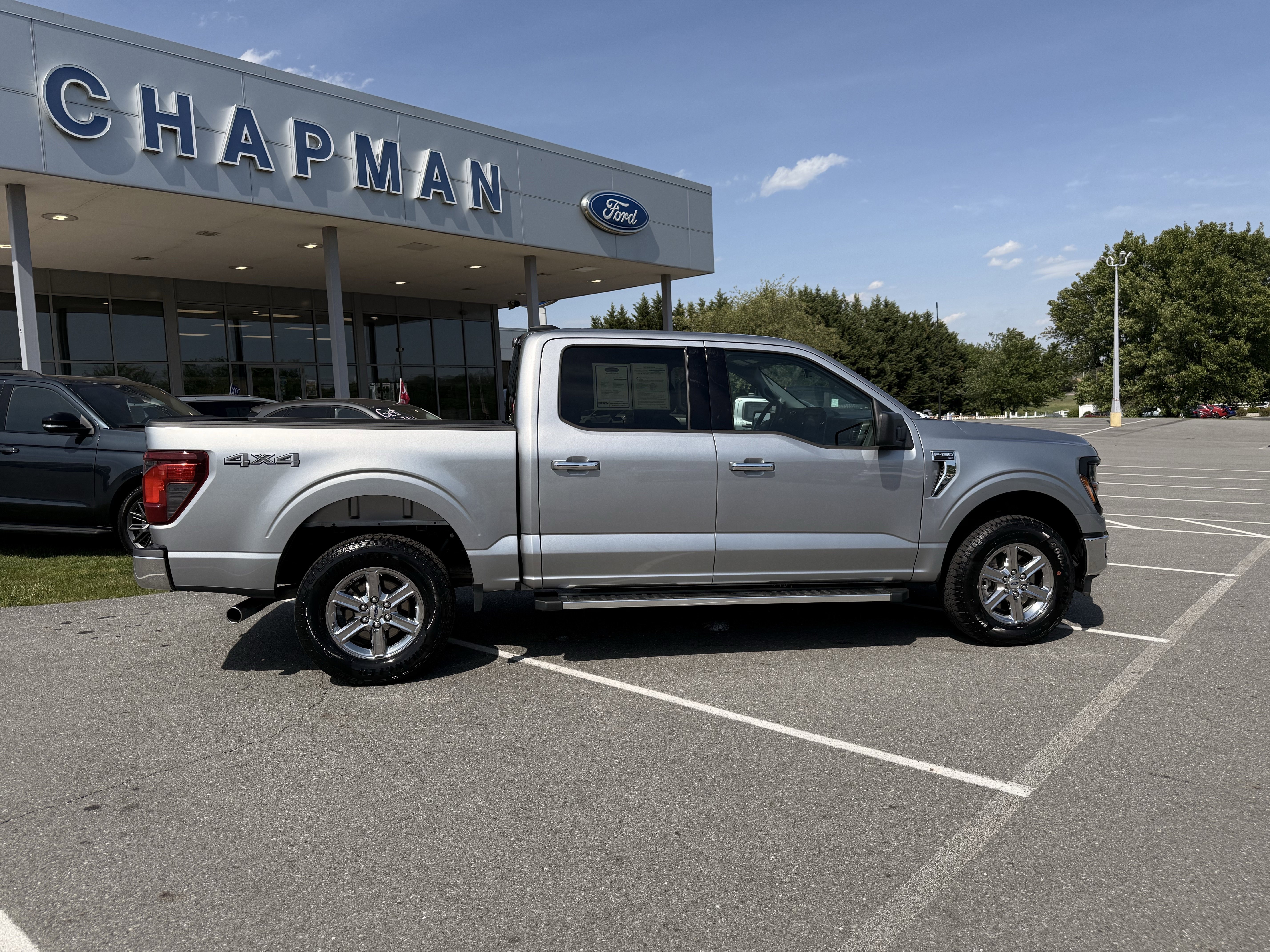 Used 2025 Silver Metallic Ford XLT image 8