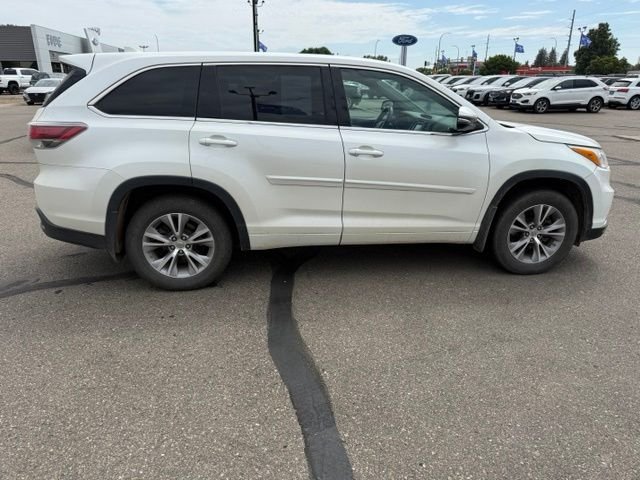 Used 2014  Toyota LE Plus V6 image 11