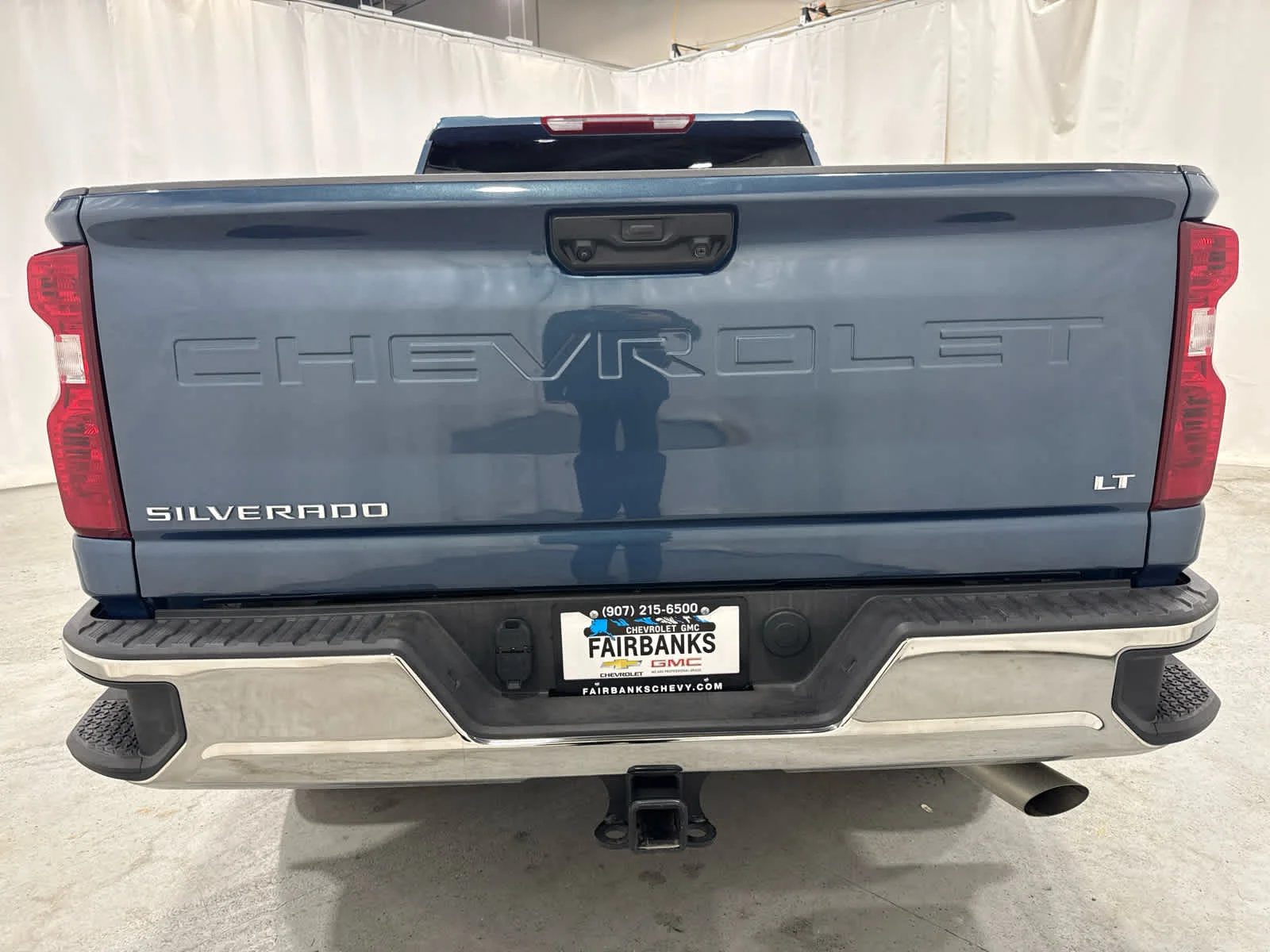 Used 2026 Lakeshore Blue Metallic Chevrolet LT image 4