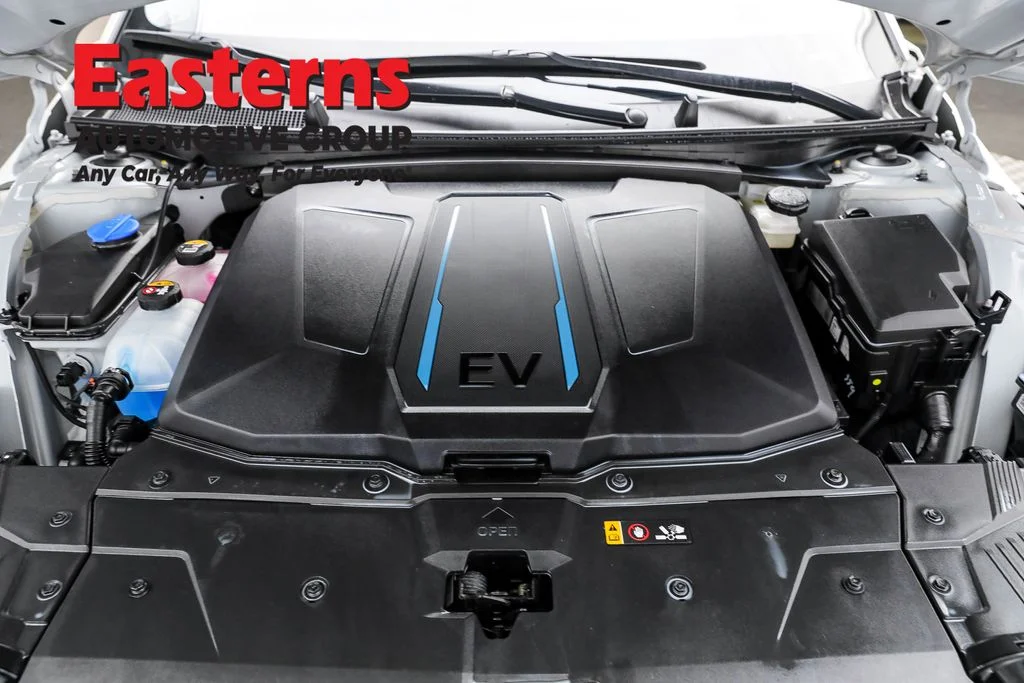 Used 2024 Gray Hyundai SEL image 7