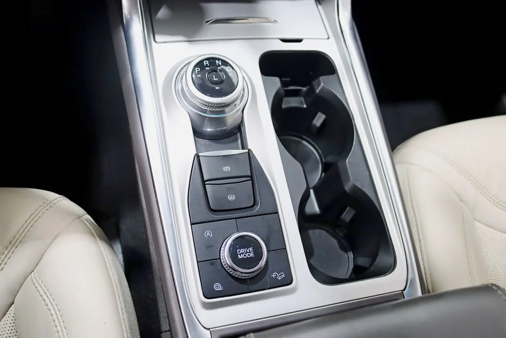 Used 2022 White Ford Platinum image 24