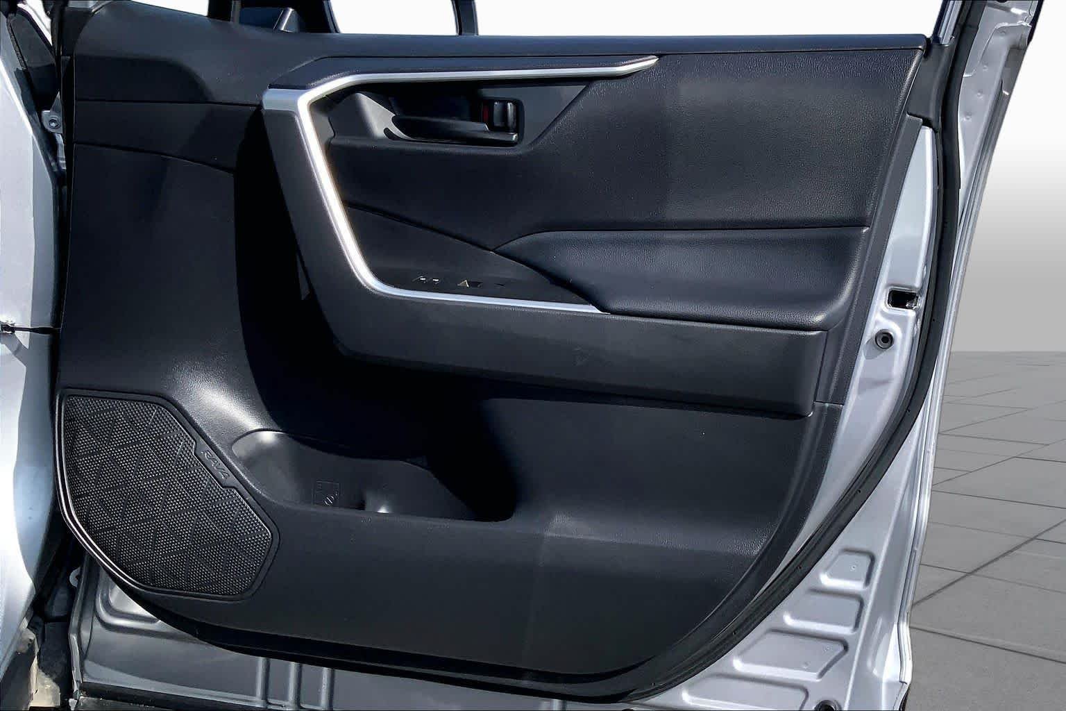 Used 2025 Silver Sky Metallic Toyota LE image 22