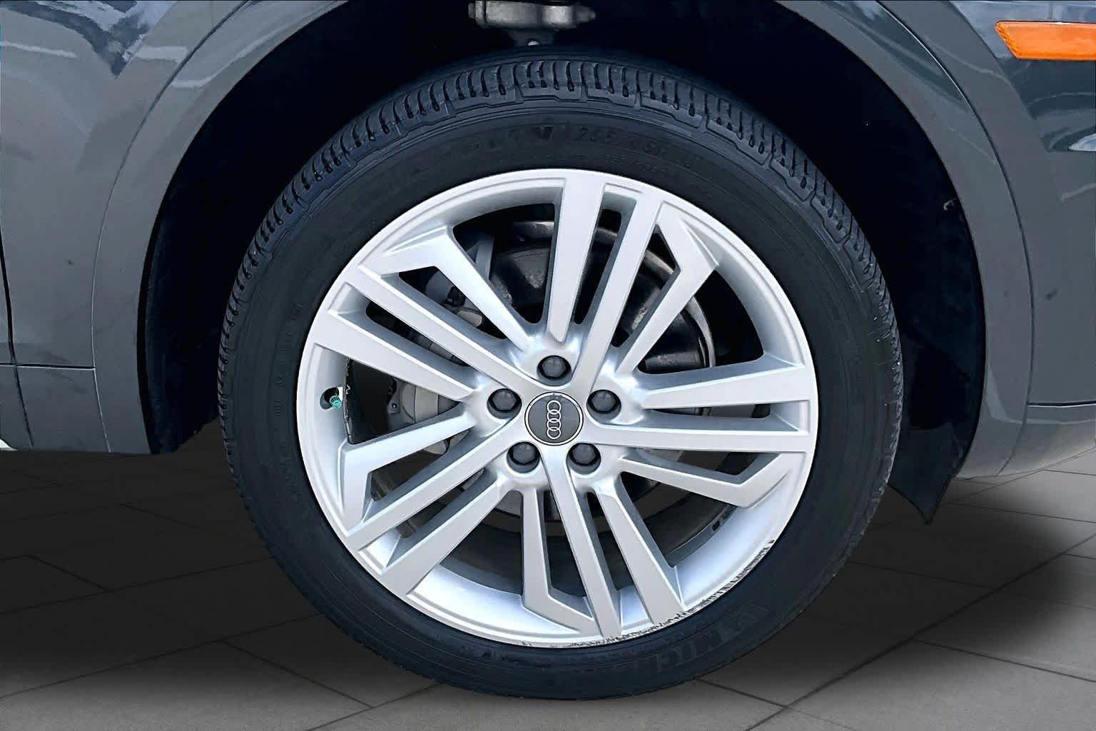 Used 2018 Manhattan Gray Metallic Audi Premium Plus image 10