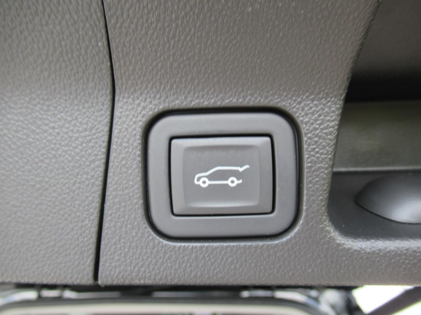 Used 2023 Black GMC SLE image 36
