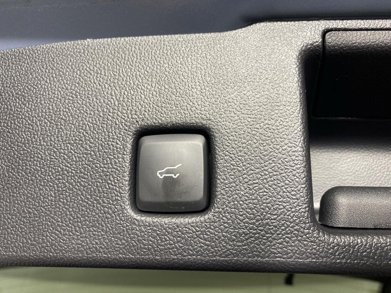 Used 2023 Vapor Blue Ford Active image 25