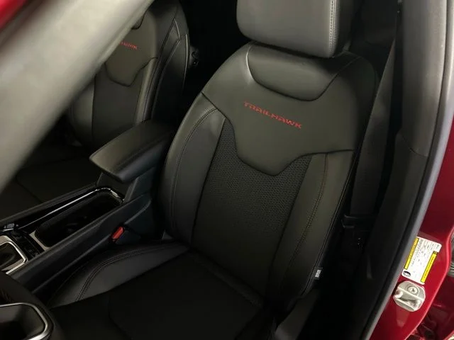 New 2026 Red Hot Pearl-Coat Exterior Paint Jeep Trailhawk image 15
