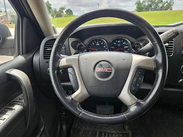 Used 2013 Black GMC SLE image 14