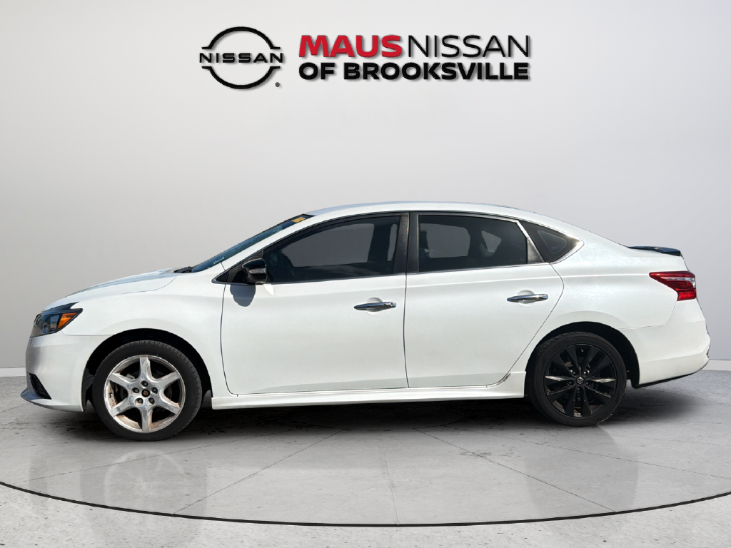 Used 2018 White Nissan SR image 6