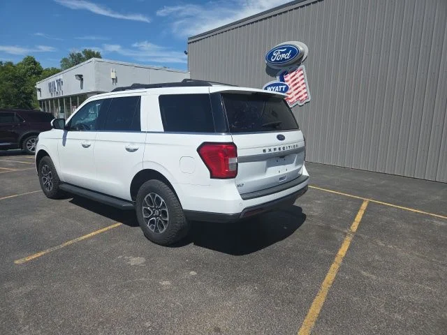Used 2023 Oxford White Ford XLT image 8