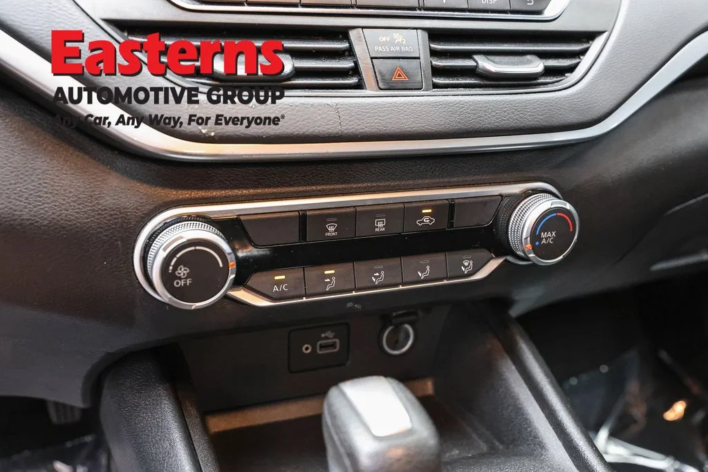 Used 2023 Silver Nissan 2.5 S image 19
