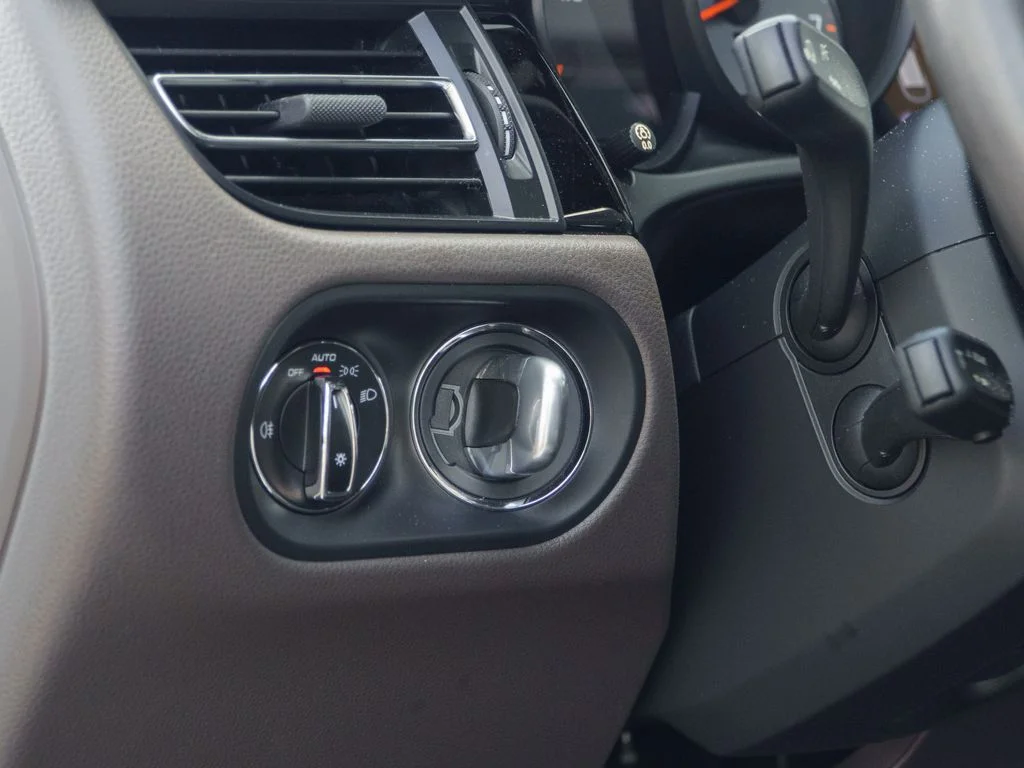 Used 2019  Porsche S image 27